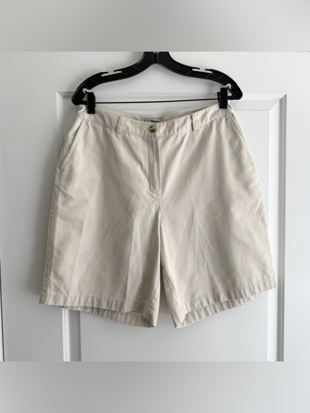 L.L. Bean Vintage Y2K Classic Fit Curvy Khaki/Cream Cotton Bermuda Shorts